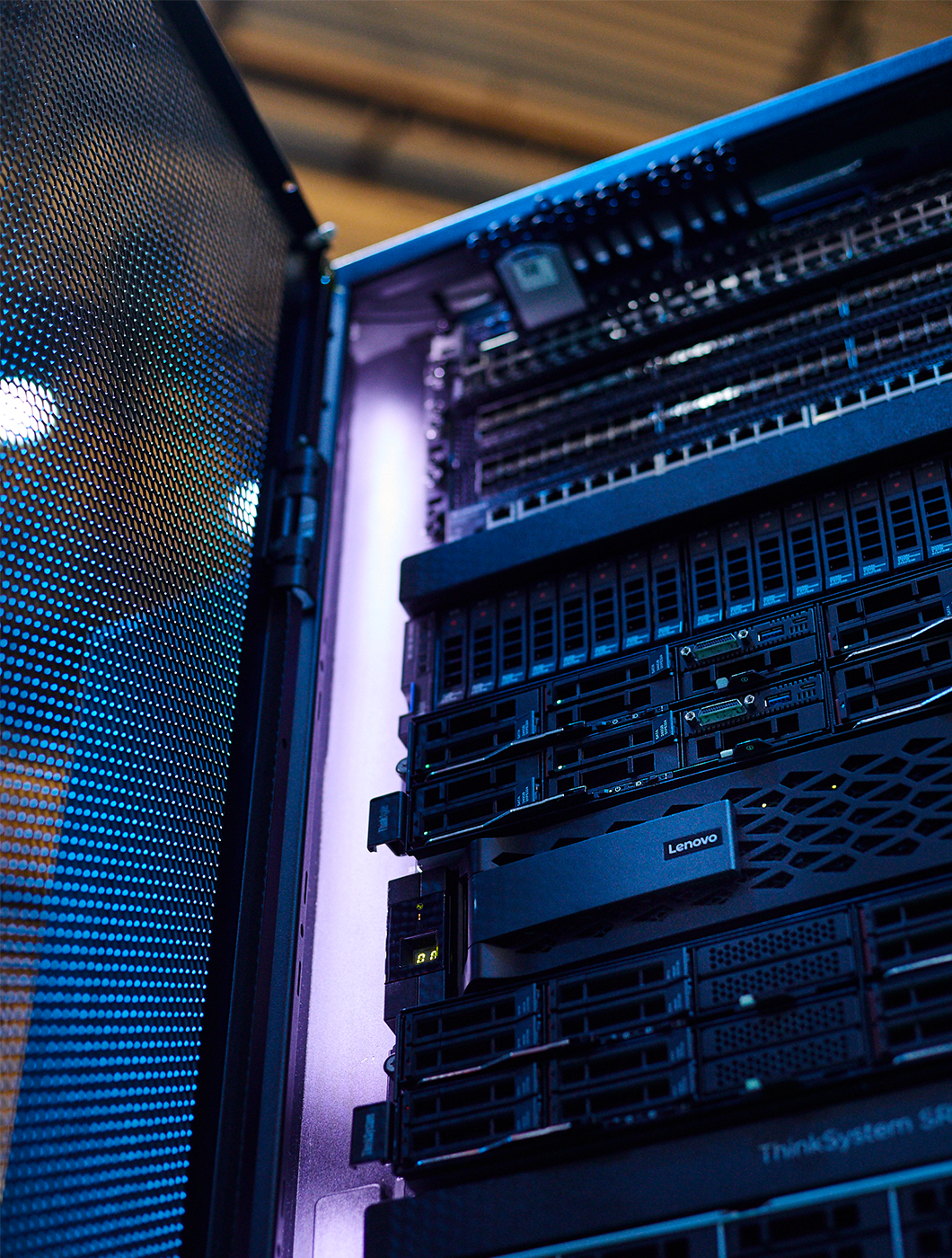 Lenovo ThinkSystem rack